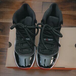 Boys Jordan 11 Bred sz 6.5